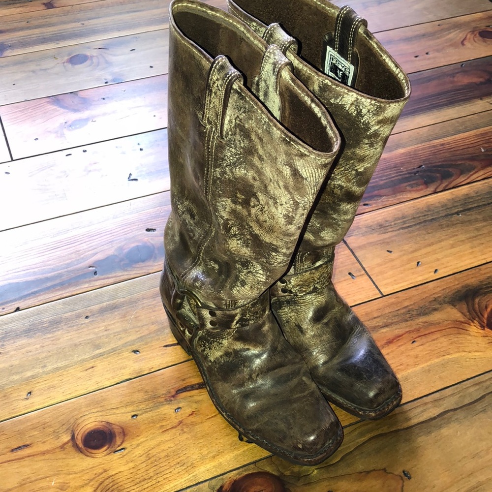 Rare/ hard to find- Frye boots-8.5